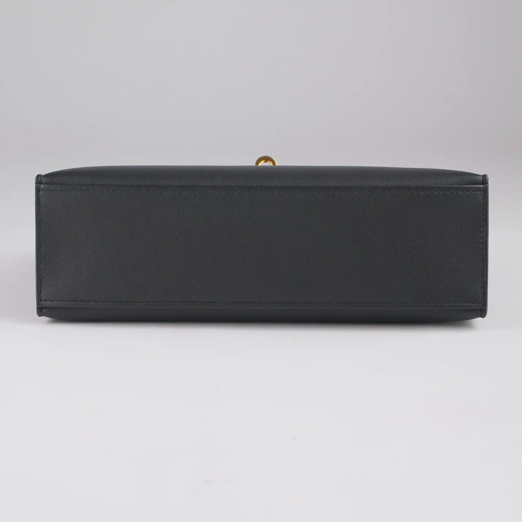 Hermès Kelly Pochette Black Swift Leather Gold Hardware - Bottom