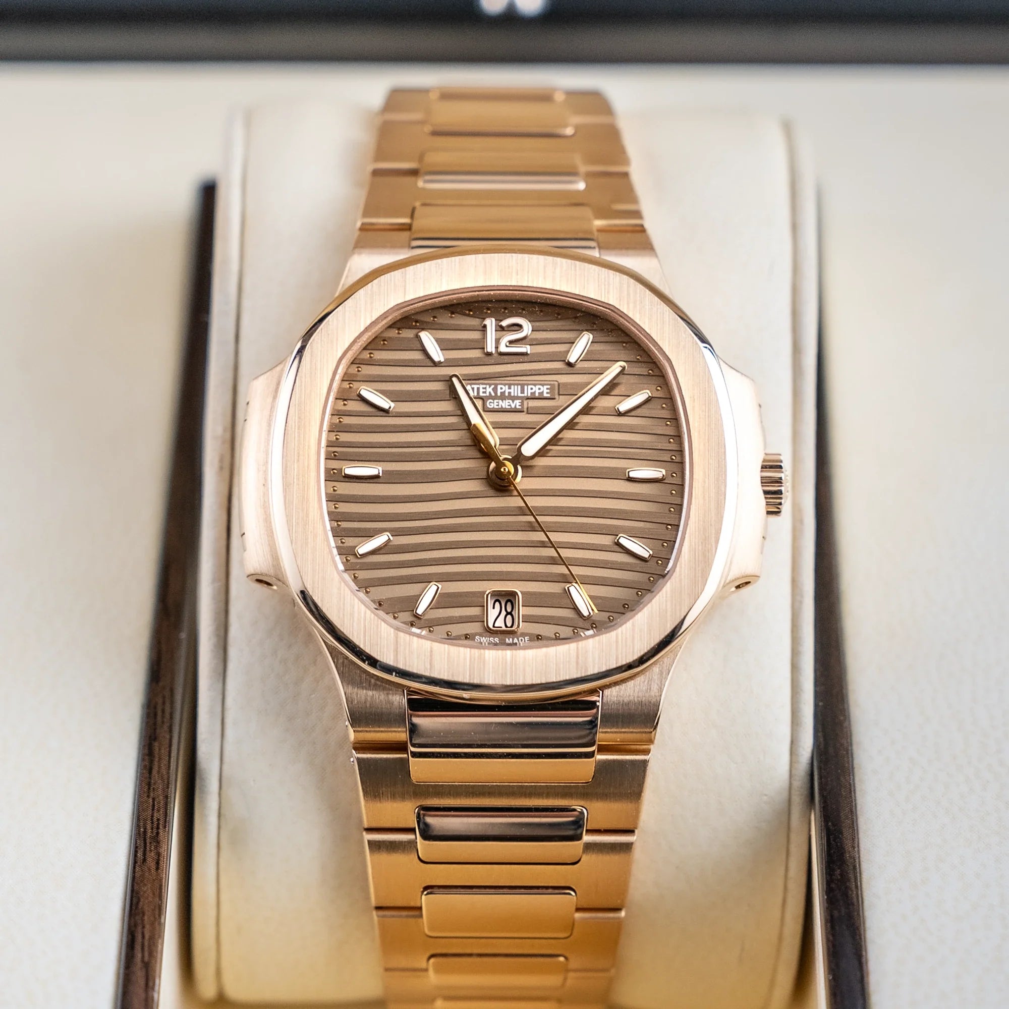 Patek Philippe Nautilus Lady Champagne Dial Rose Gold 35.2mm 7118/1R-010 - In box