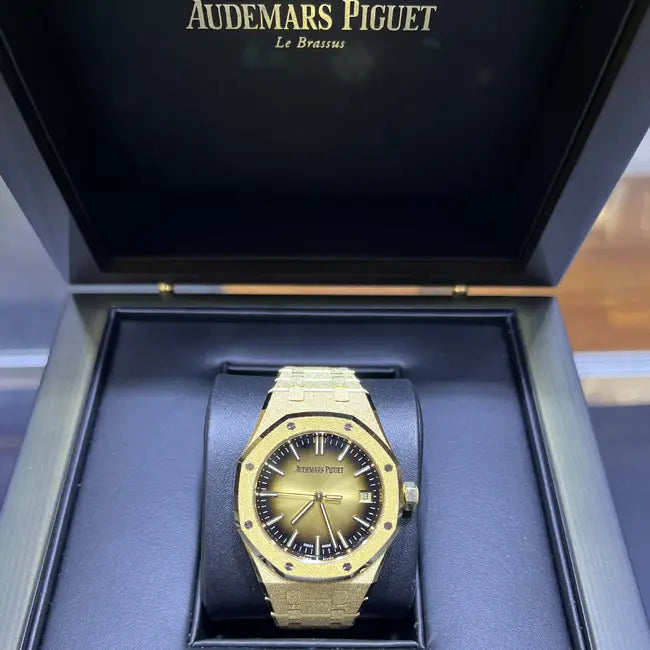 Audemars Piguet Royal Oak Frosted Gold Sunburst Dial 37 Yellow Gold 15550BA